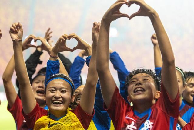 扣篮大赛万磊力压曾凡博夺冠 原帅加冕三分王