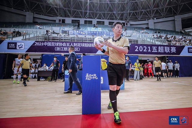 那不勒斯嫌加纳乔太贵 求购多特边锋阿德耶米